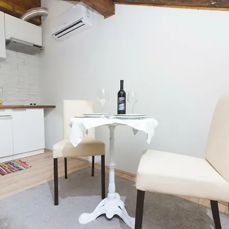 Lägenhet Apartmani Miletic Zadar