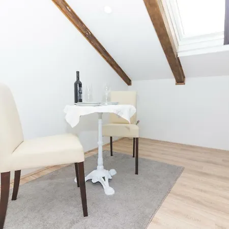 Miletic Apartman Zára